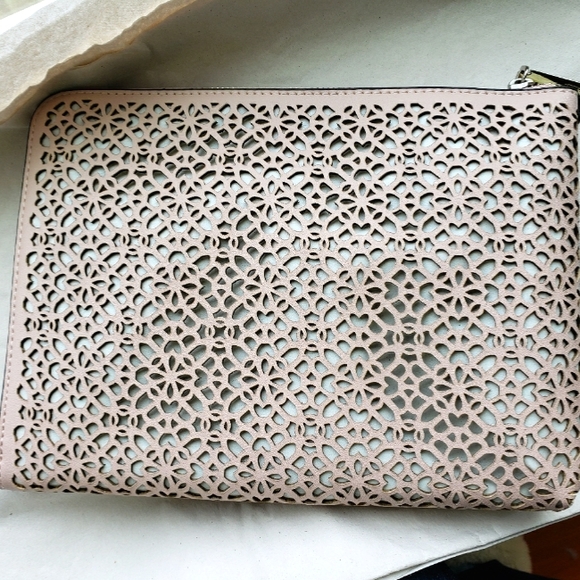 Ivanka Trump leather tablet zip case/ Tech sleeve - Picture 1 of 6